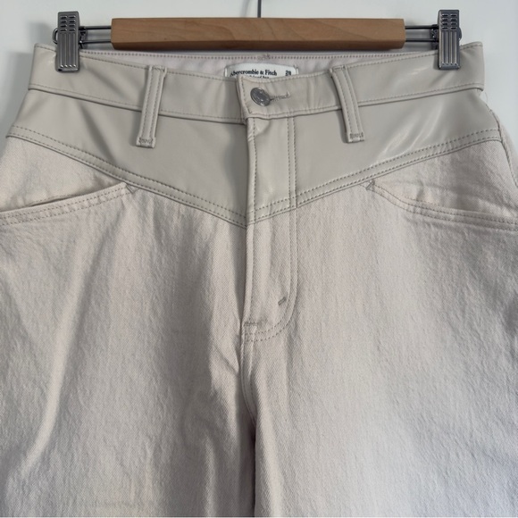 Abercrombie & Fitch 90’s relaxed high rise curvy jean size: 28 - Picture 3 of 5